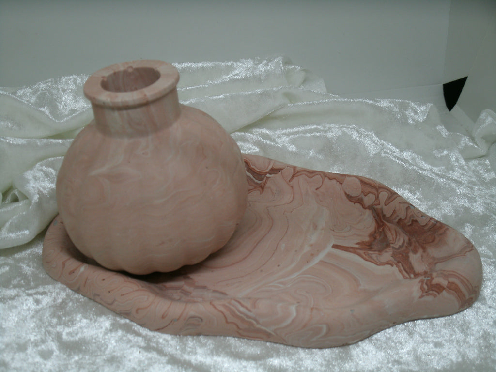 A small storage box and its little vase