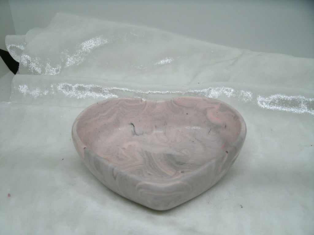 Heart-shaped trinket tray