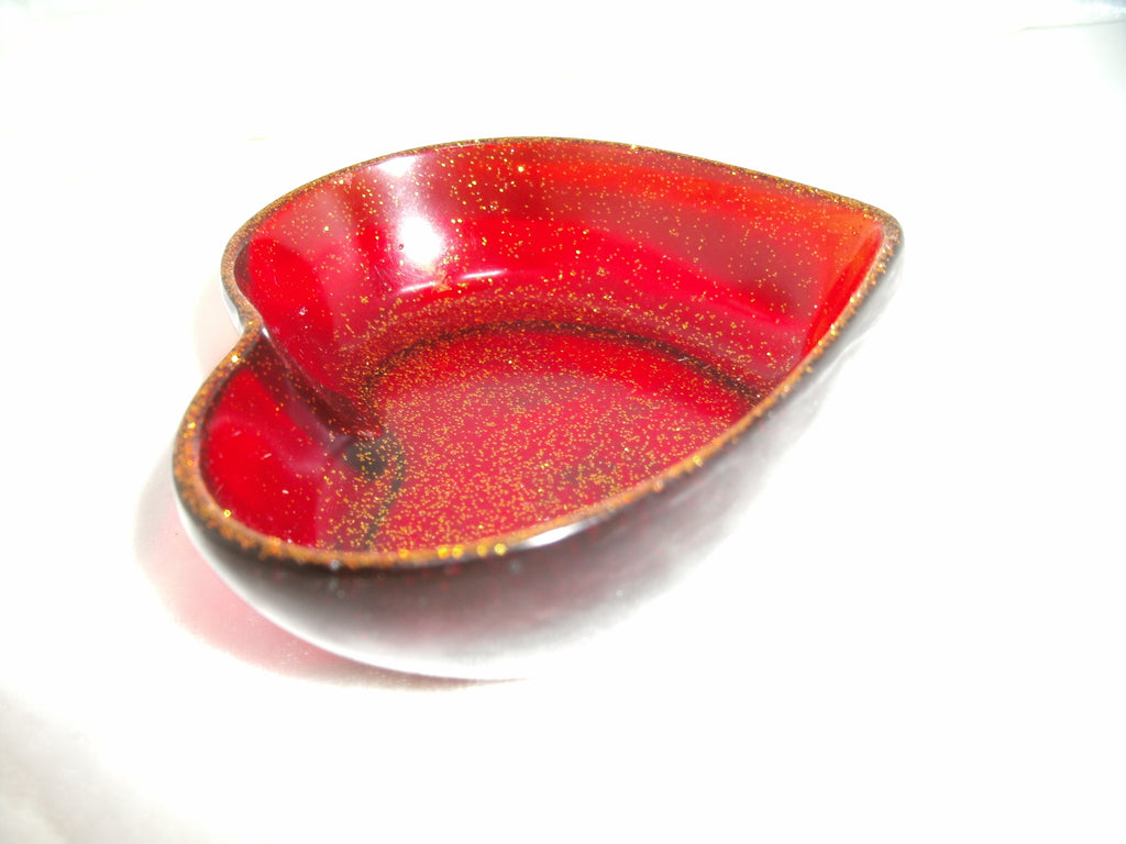 Heart-shaped trinket tray